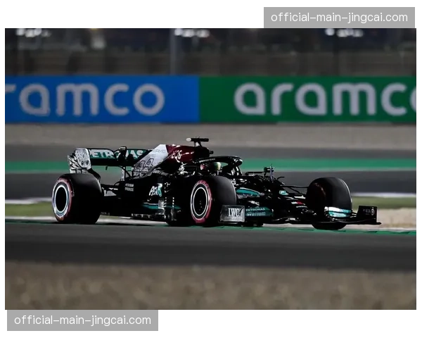 “E3哈雷尔贝克赛发生大规模摔车,多名热门车手退赛” “E3哈雷尔贝克赛发生大规模摔车,多名热门车手退赛”